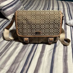 Coach messenger bag from 2010 in excellent condition.